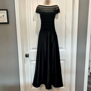 Elegant full-length black gown - size 10